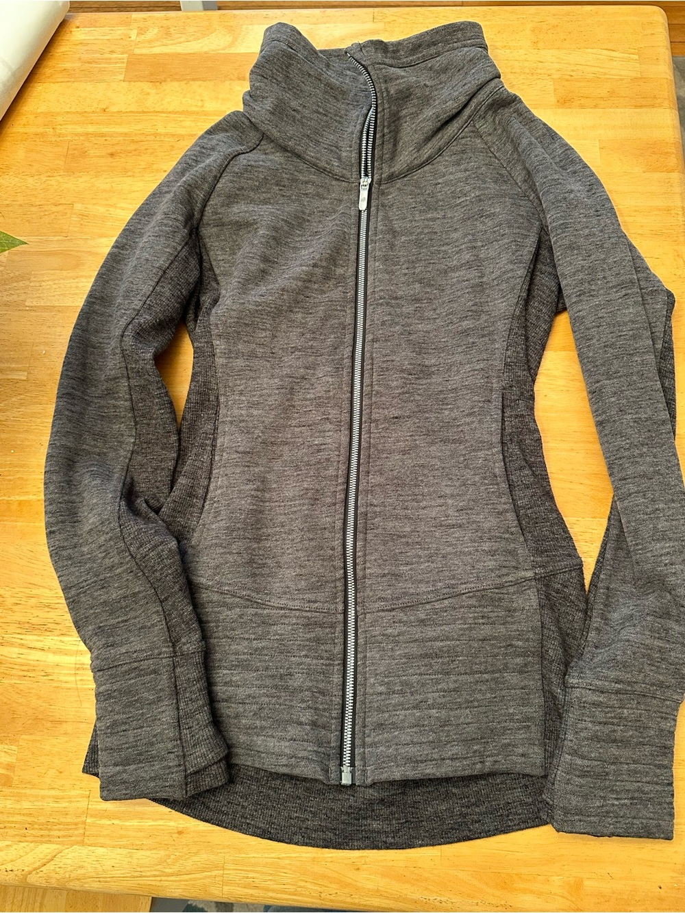 Lululemon radiant jacket size 6